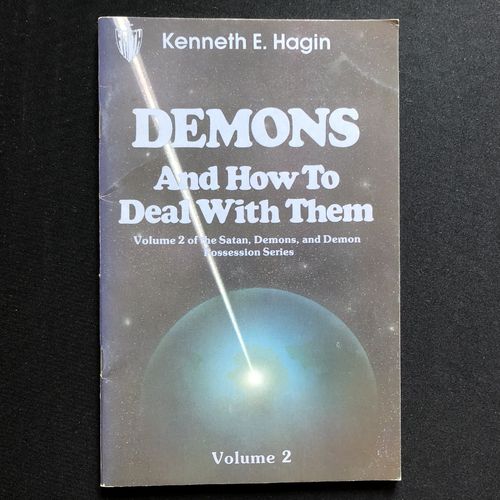 Demons and How to Deal with Them volume 2 – Kenneth E. Hagin (käytetty)